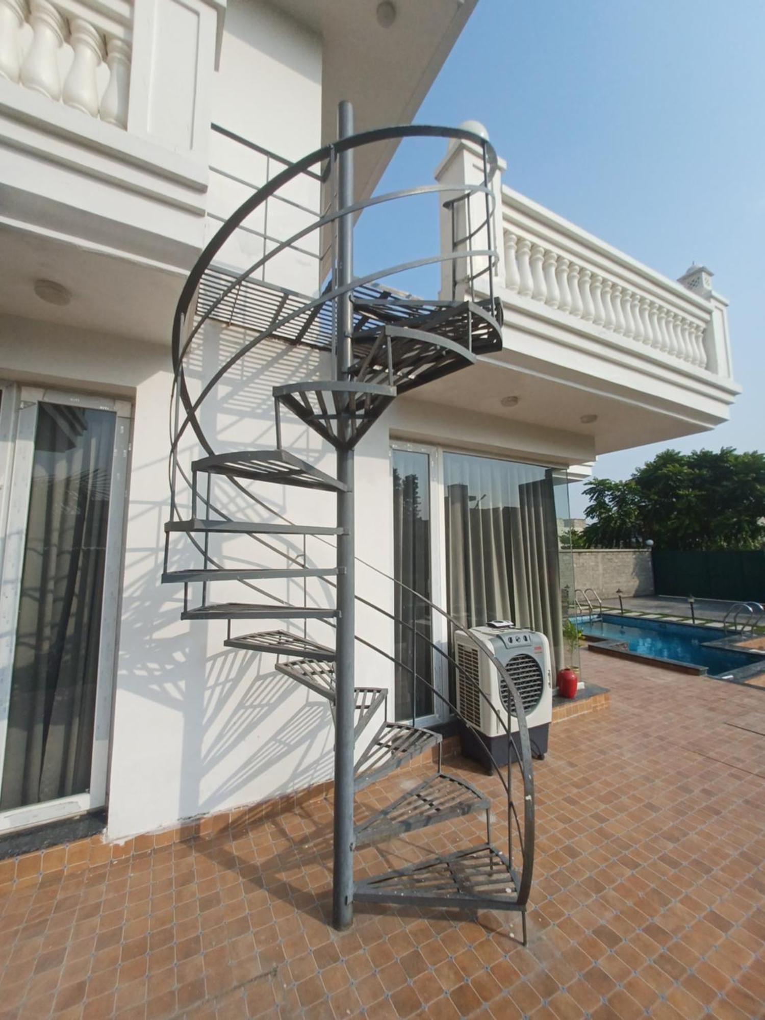 Greystone Villa, Swiming Pool , Bbq , Big Garden, Pool Table, Party Speaker, Bathtub, Kitchen, 15Mins To Golden Temple Amritsar Extérieur photo